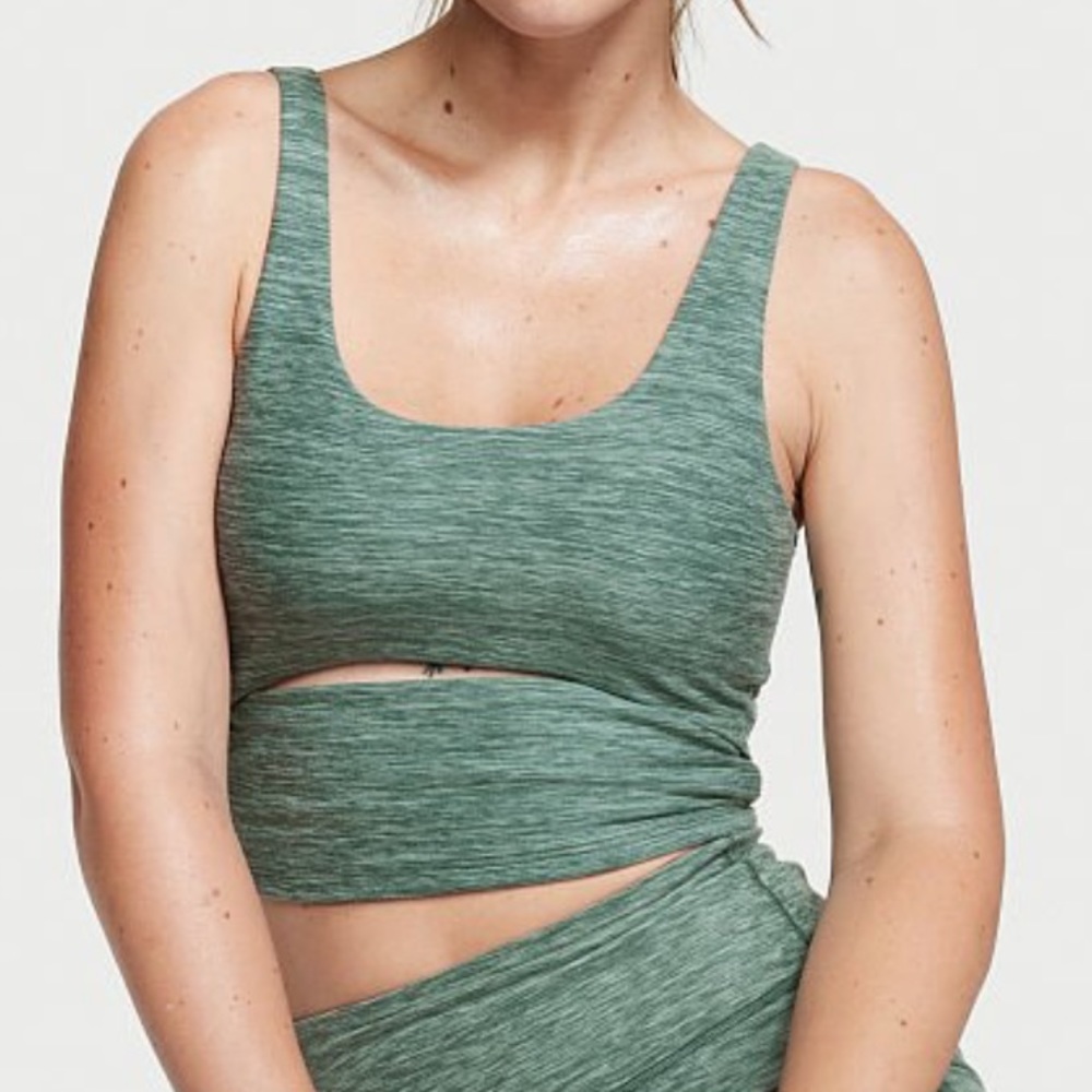NWT VICTORIA'S SECRET Flow On Point Essential Cutout Crop Tank XXL - Picture 3 of 4